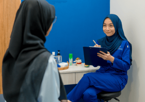 Konsultasi fisioterapi wanita